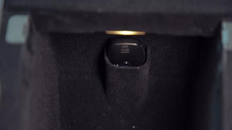 奥迪车钥匙打开方式,车钥匙忘车里了怎样才能打开车门