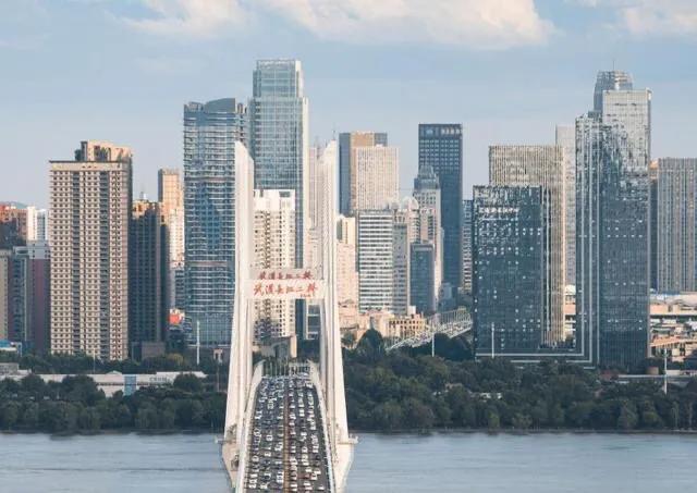 郑州和成都哪个城市更强,武汉与郑州哪个居中国中心位置