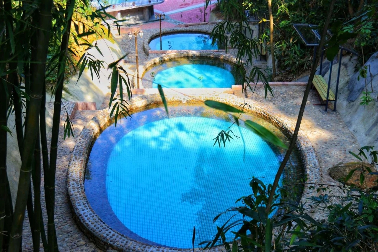 藏在山谷里温泉民宿,清远树屋温泉度假村攻略