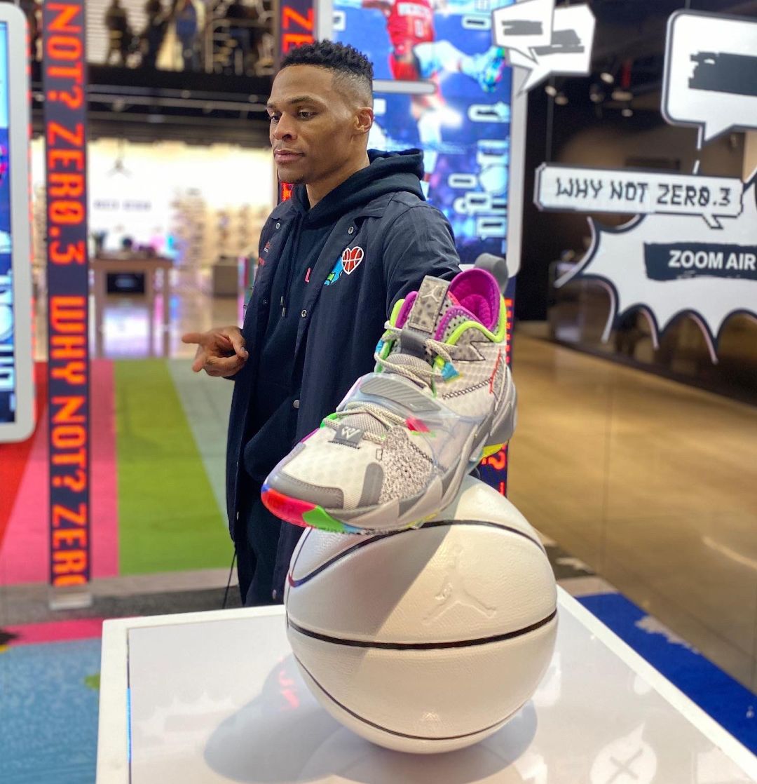 耐克篮球峰会易建联,耐克篮球峰会王哲林易建联