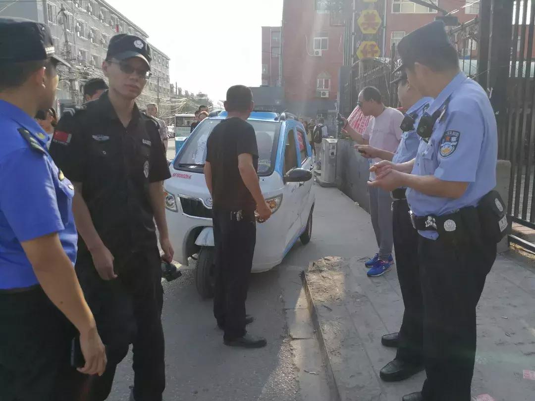 昌平警方推进“黑车”整治回天地区半年查扣“黑车”652辆!