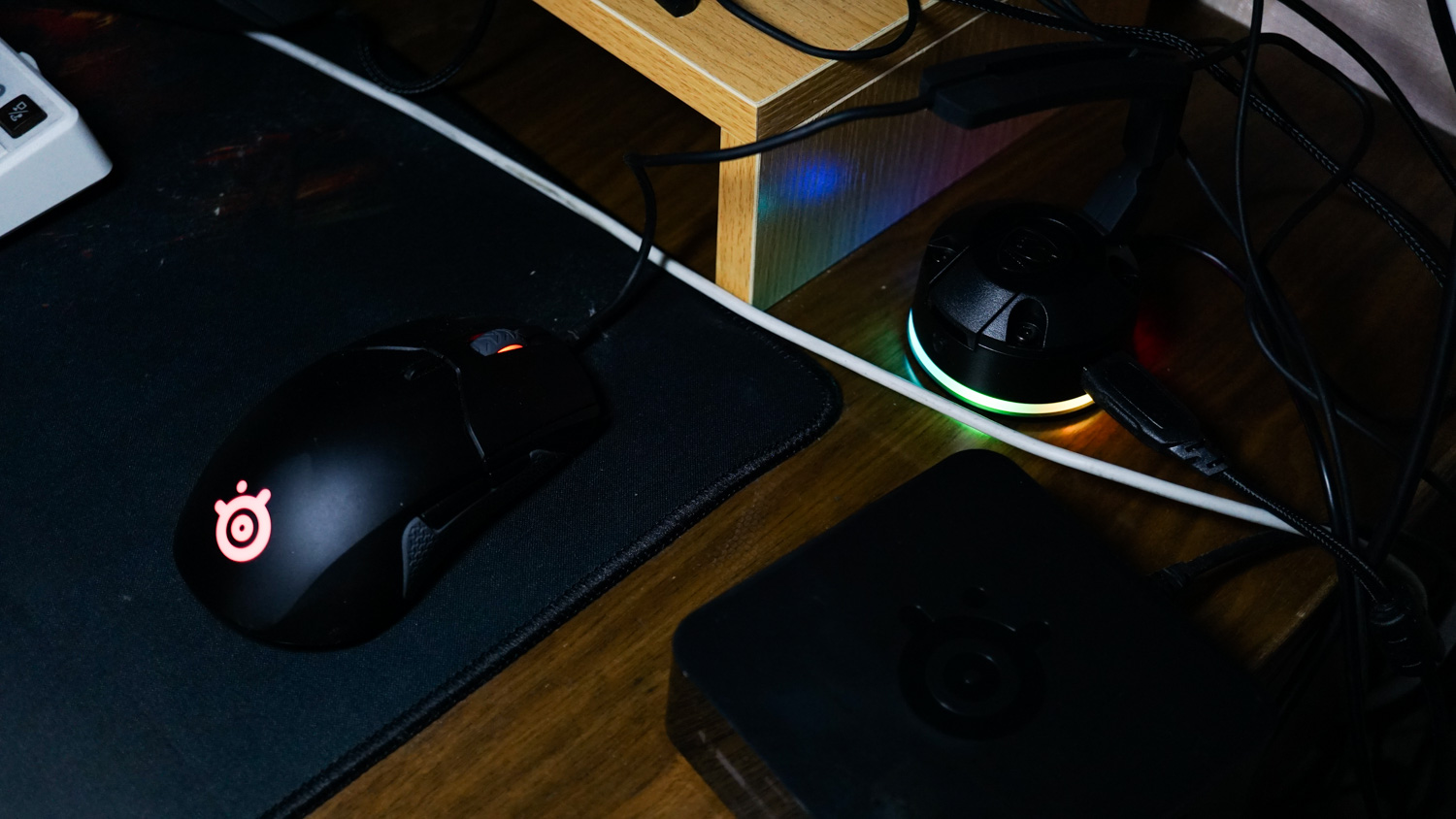 五年时间改造的5层电脑桌面,将空间利用到极致