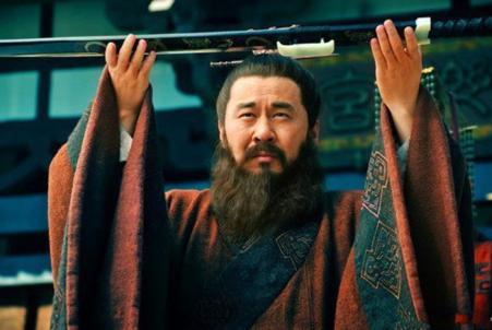 曹操到底是英雄还是奸雄,曹操到底是忠臣还是汉贼