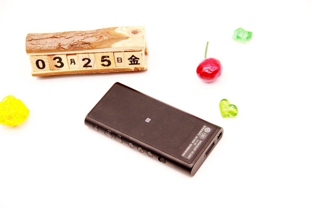 索尼nwzx300a和nw105哪个值得购买,索尼nw-zx300a多少钱