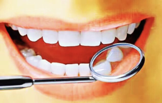 吃饭总咬到舌头怎么回事,吃饭牙齿老是咬到舌头