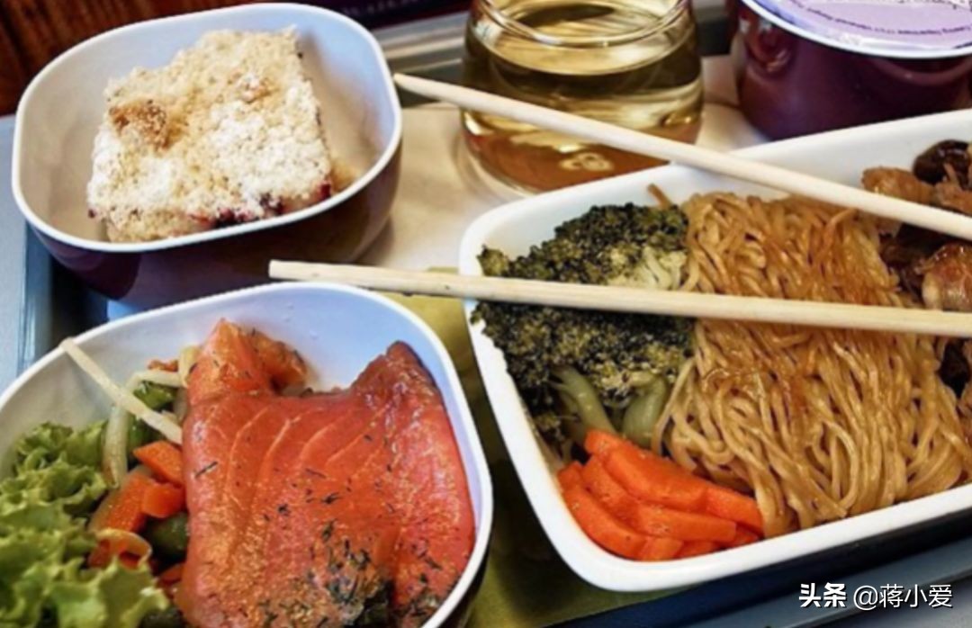 当飞机餐来的时候