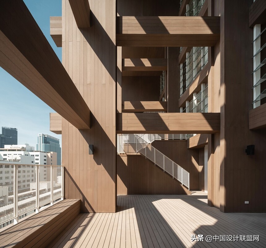 医院员工宿舍大楼图片,医用病床护士板外壳材料