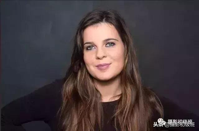 摄影基础知识：如何拍出纯黑色背景照