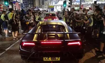 郭富城遭乱港分子围堵满脸无奈：我买尿片给女儿啊