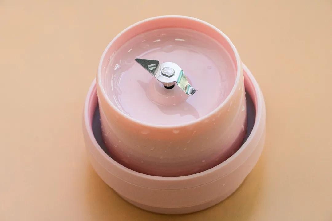 89元买了个充电便携榨汁杯，赶紧试了一下，以后不用花钱买果汁了