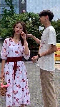 搞笑gif妹子的内心是崩溃的,搞笑gif妹子原来是个逗比