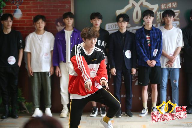 江南帅哥温柔*击狙**你心！“狐友国民校草”大赛杭州站海选进行时