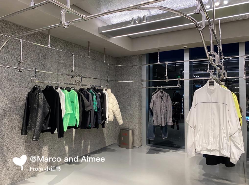 相亲遇到穿巴黎世家的男人,女朋友穿巴黎世家见男朋友