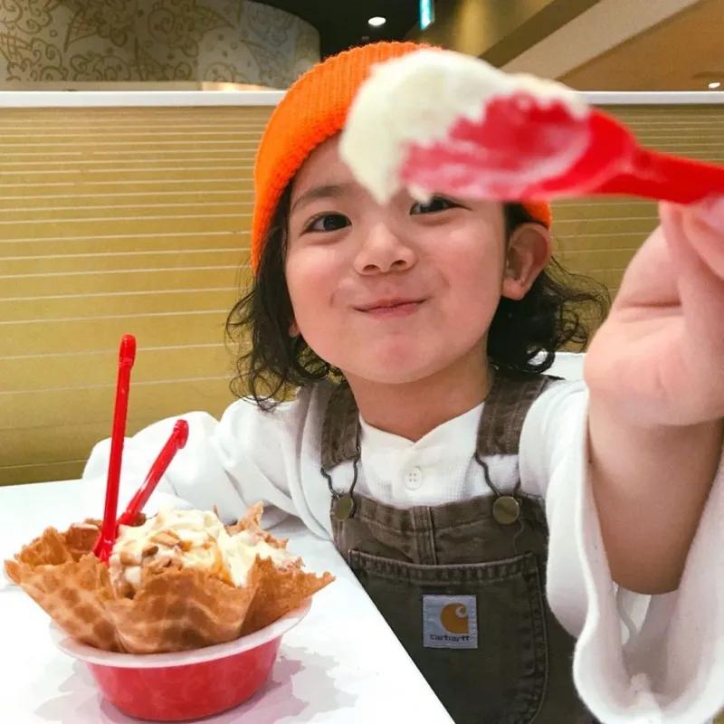 女版GD潮过陈冠希女儿?月入十万萌娃靠穿搭火爆ins