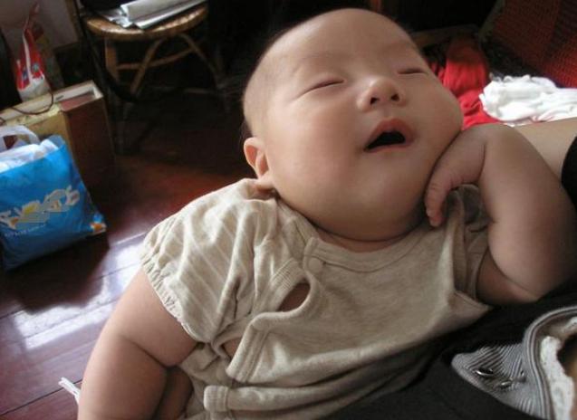 4个月宝宝睡眠倒退期怎么解决,4个月宝宝睡眠倒退期表现怎么办