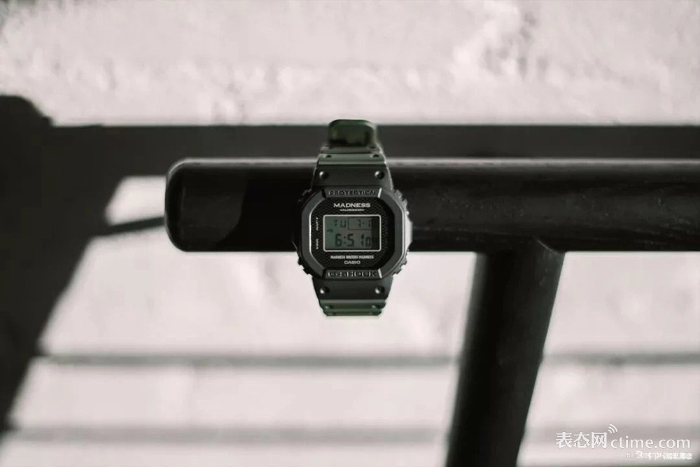 卡西欧劳力士联名小方块,百达翡丽和劳力士哪个才是硬通货