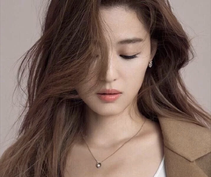 如何卸妆正确的卸妆步骤是怎样的,卸妆的正确步骤和方法