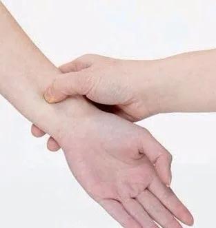 「干货」打嗝停不下？教你一招“止嗝键”，一按就停