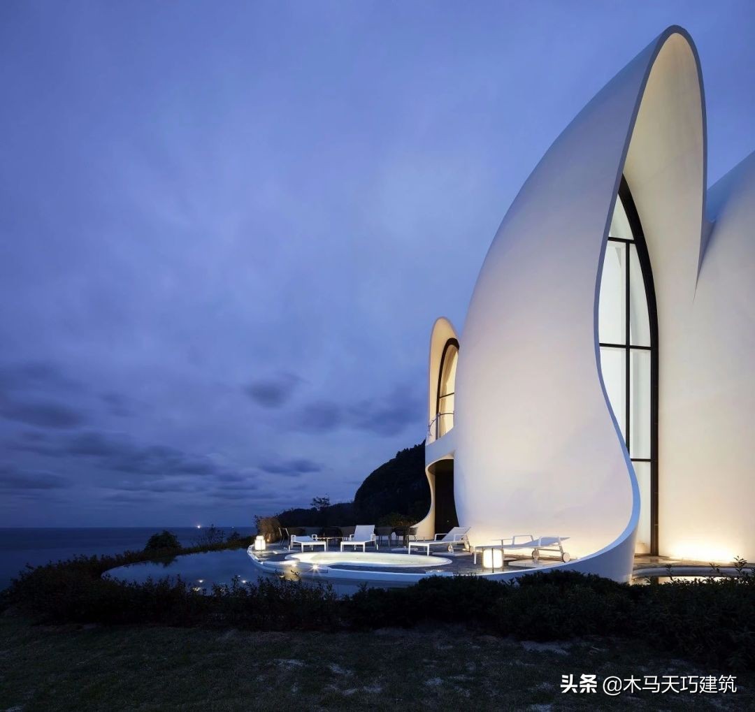 设计一个具有地域文化特色的酒店,10间小型酒店设计