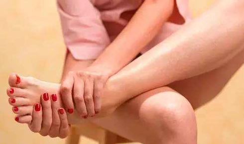 孕期的各种腿脚肿痛，哪些需要就医？