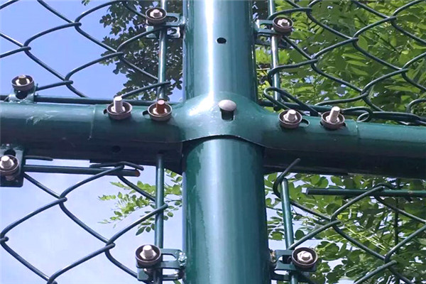 体育场围网安装视频,运动场围网规范