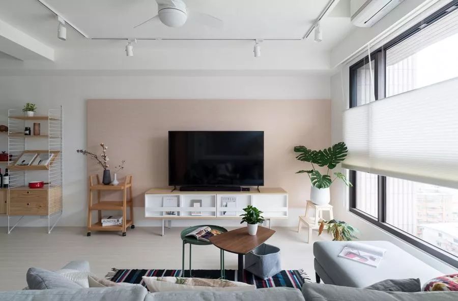 案例欣赏|89㎡北欧风三居，玻璃窗隔出明亮书房