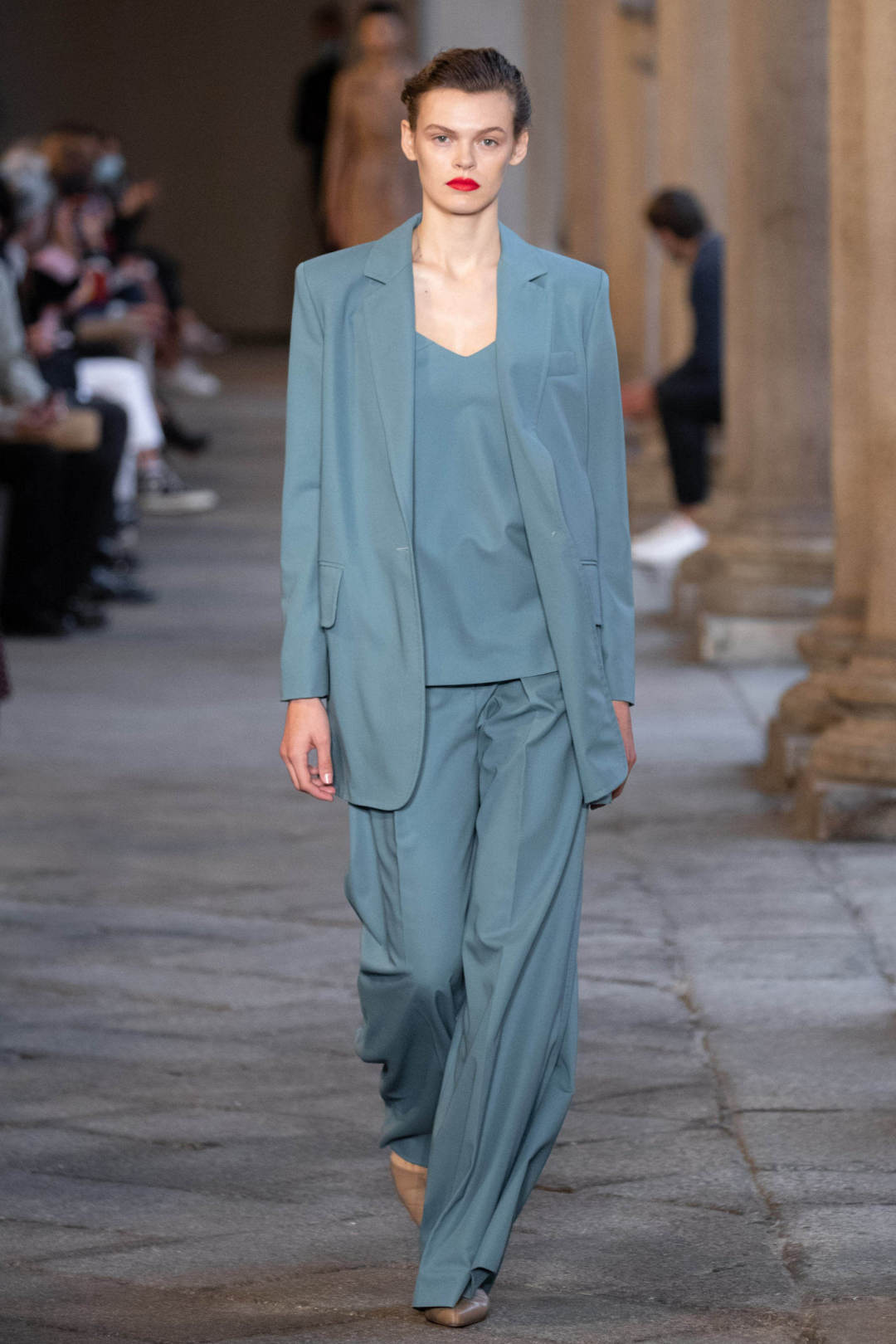 大牌面料柔软舒适气质穿搭,气质穿搭面料柔软舒适