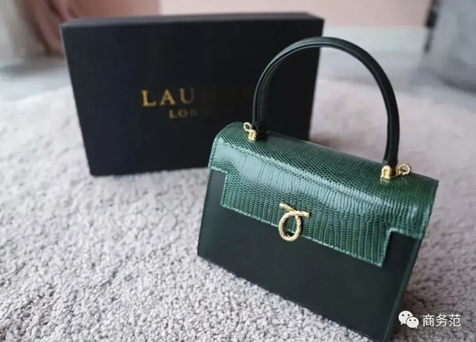 英国女王拿过的包包,英国伊丽莎白女王二世包包