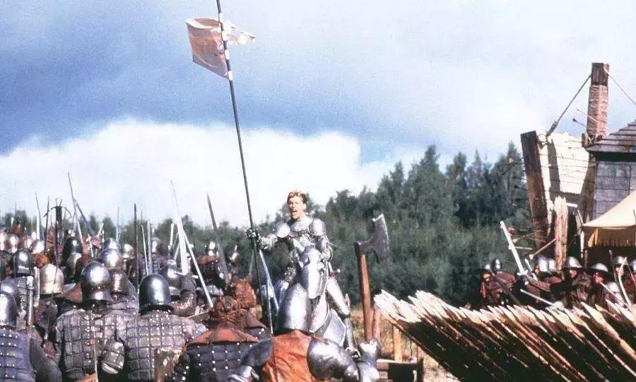 贞德用什么装备,贞德擅长骑兵吗