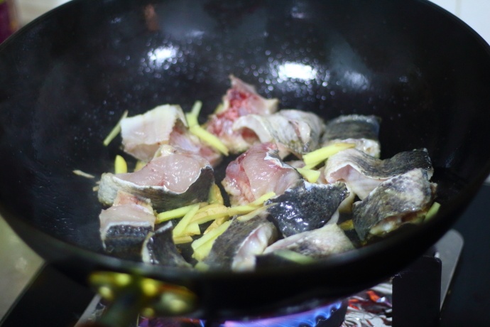 寒天怎么做又脆又好吃,寒冷天气下厨做饭