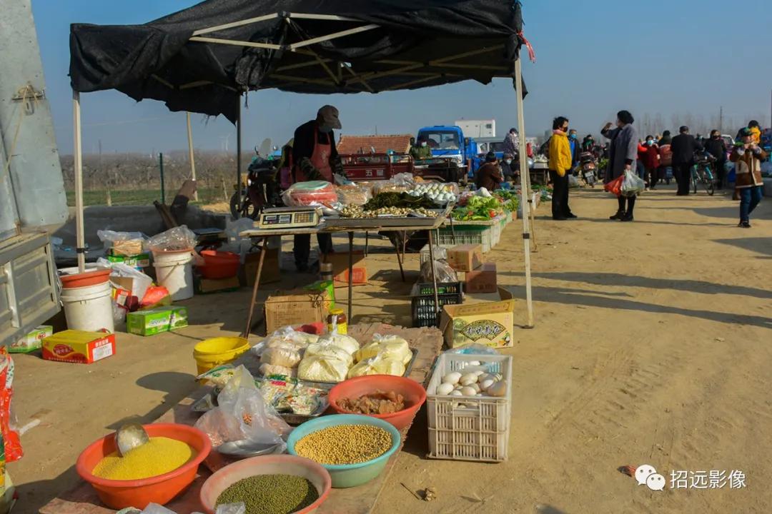 龙口粉丝主产区张星农村大集开市了!来赶集的人还不少来