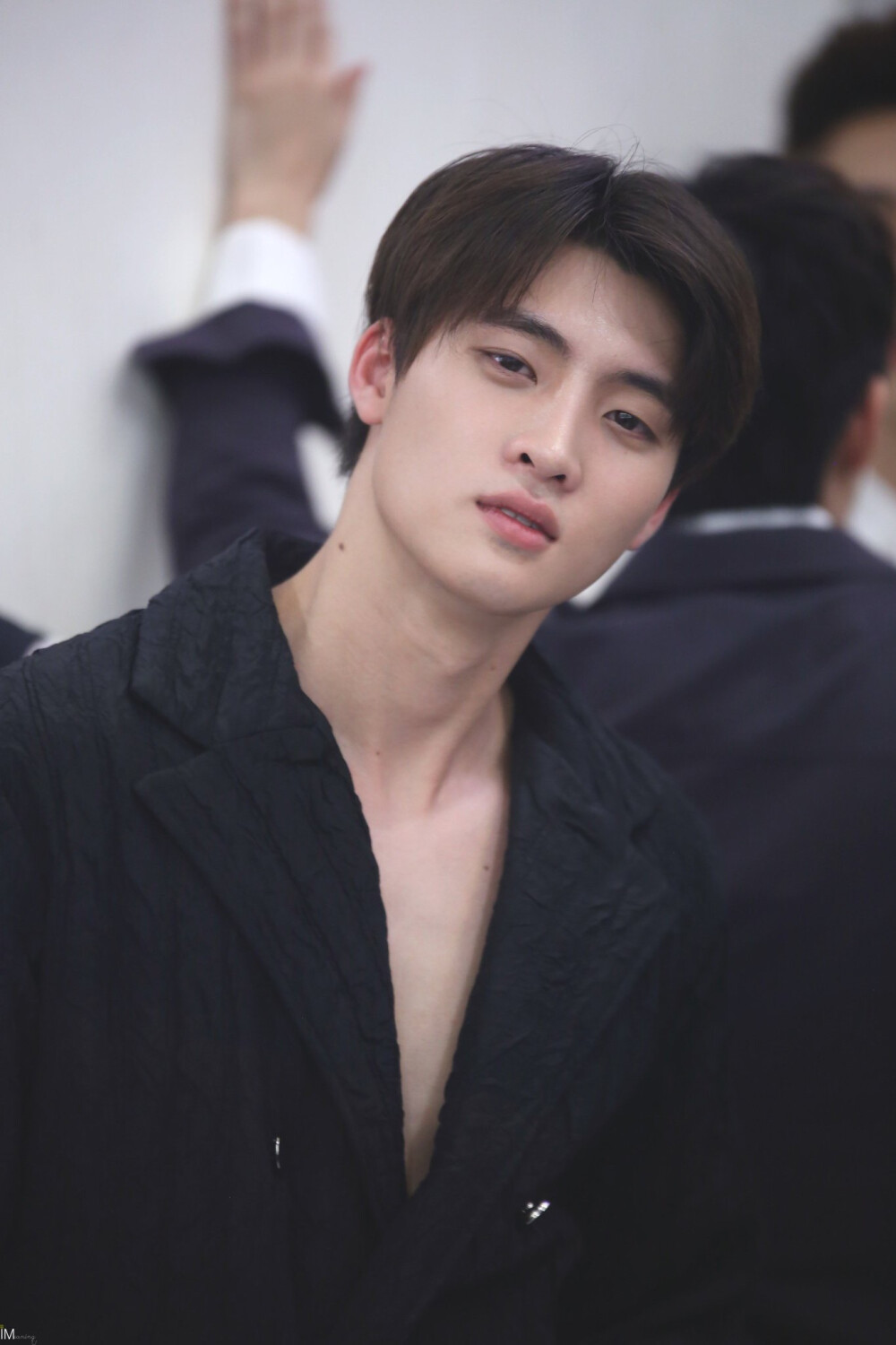 他泰韩系少年:关大爷洪34典型代表包包酷爱韩风穿搭