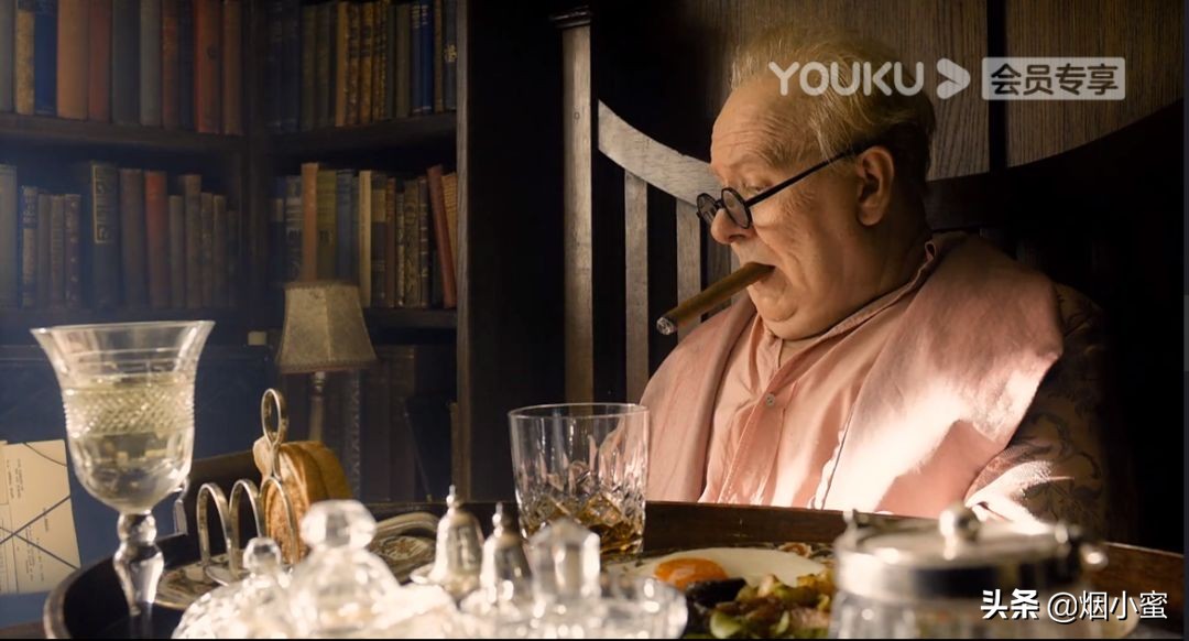 丘吉尔至暗时刻绝不撤退,丘吉尔至暗时刻转折点