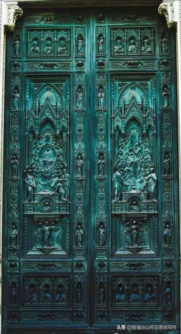 尘封历史往事,尘封的木制大门