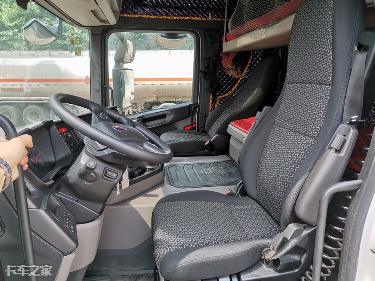 斯堪尼亚国六二手车多少钱,二手斯堪尼亚牵引车什么价格