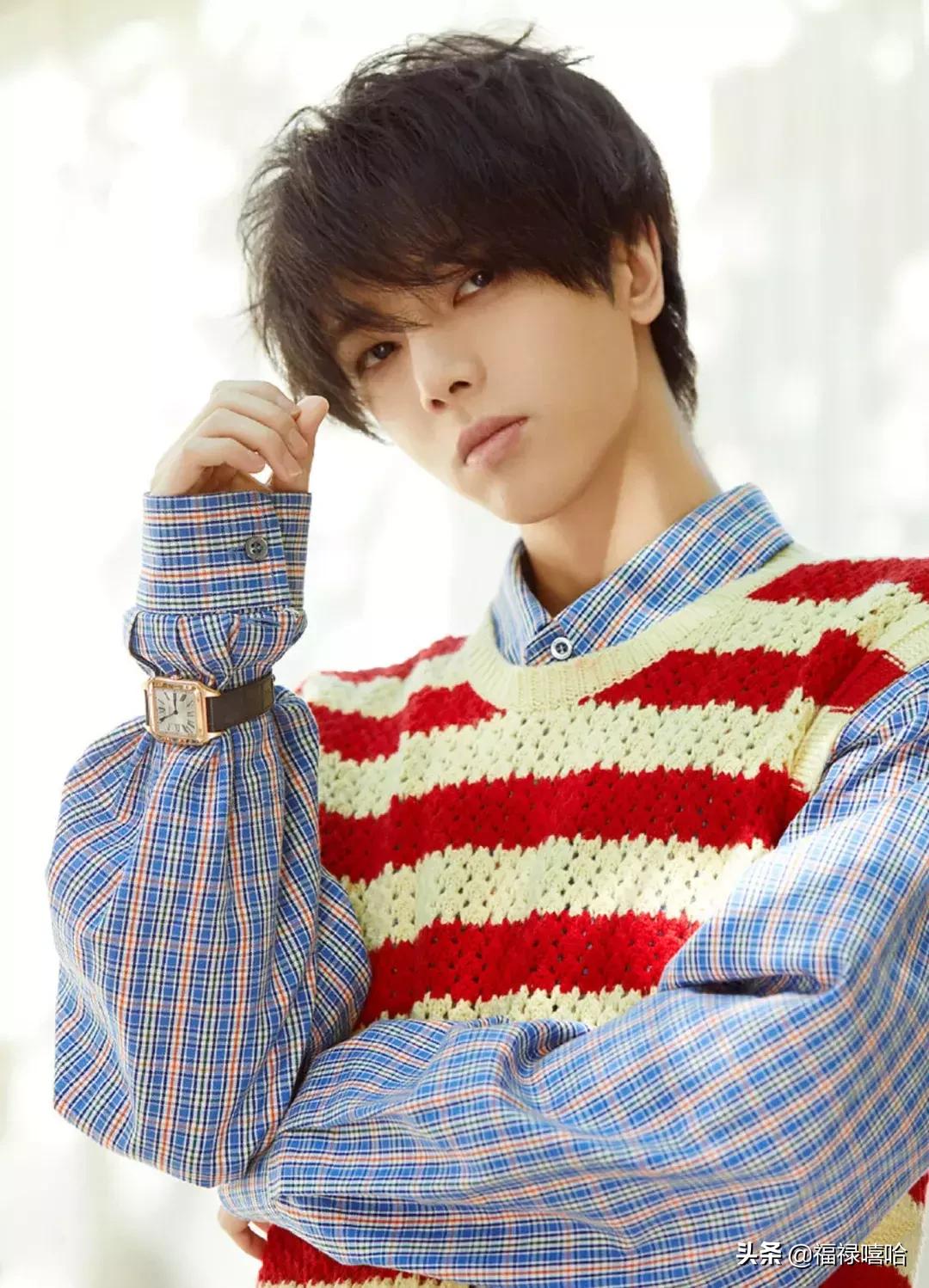 时装周如火如荼，王俊凯、易烊千玺同款腕表佩戴方式RUGet