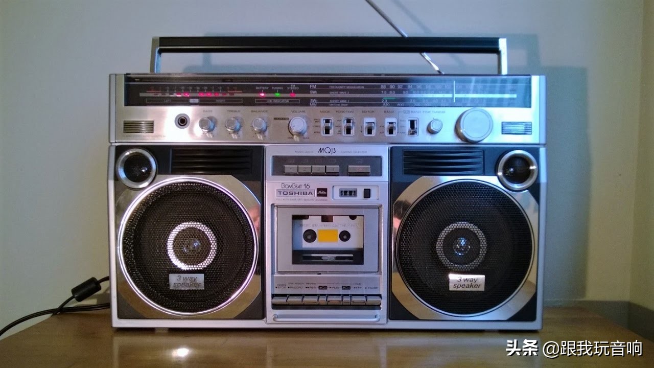 80年代在日本进口的东芝RT-8890S便携式收录一体机音响