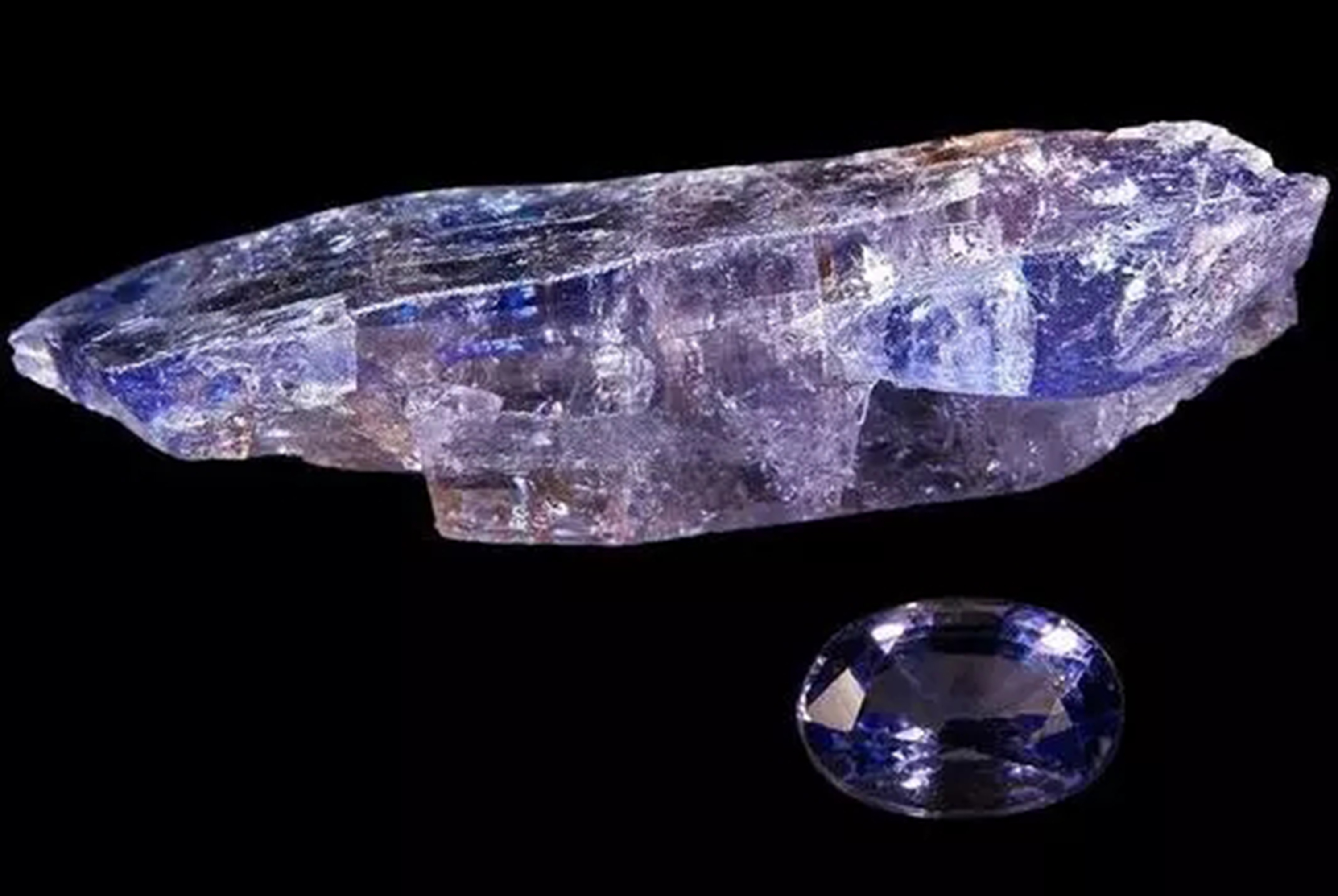 坦桑石属性是什么,坦桑石是天然的么