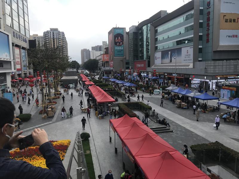 白天的华强北,华强北落幕