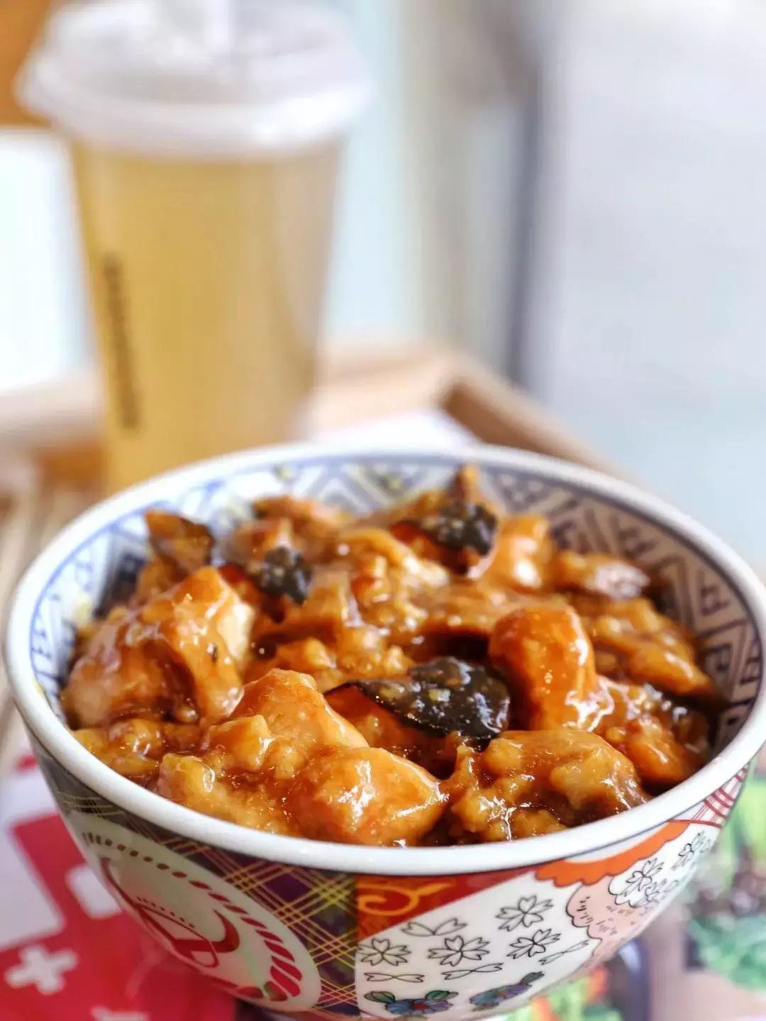 吉野家新品大口烧牛丼饭,吉野家日式饭