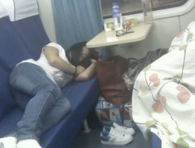 为什么火车空调冬天热夏天冷,火车上空调开的太低了怎么办