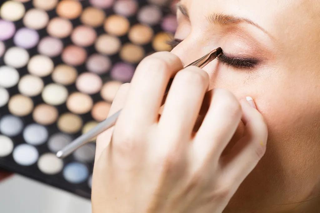 小作坊整容效果,在整容院上班的女人