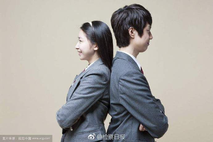 幼儿园一年三套校服合理吗,小学必须订两套校服吗