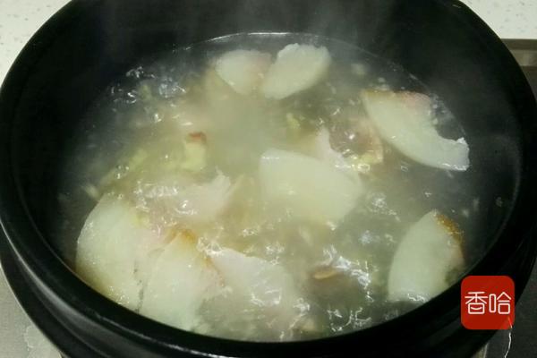 河蚌的既简单又好吃的做法,河蚌最好吃的做法