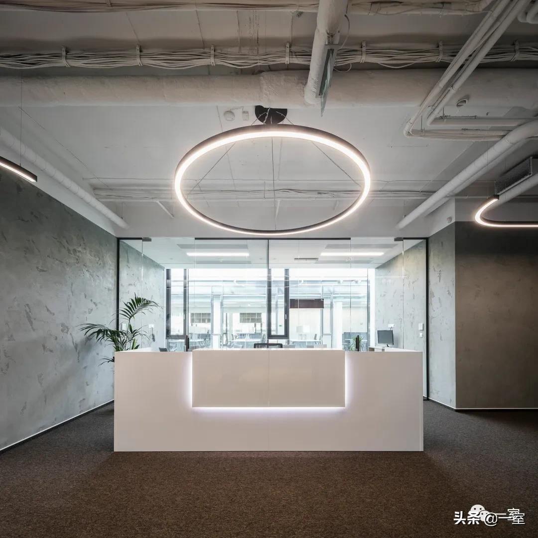 前台怎么设计刚好在楼梯口,前台怎么设计位置