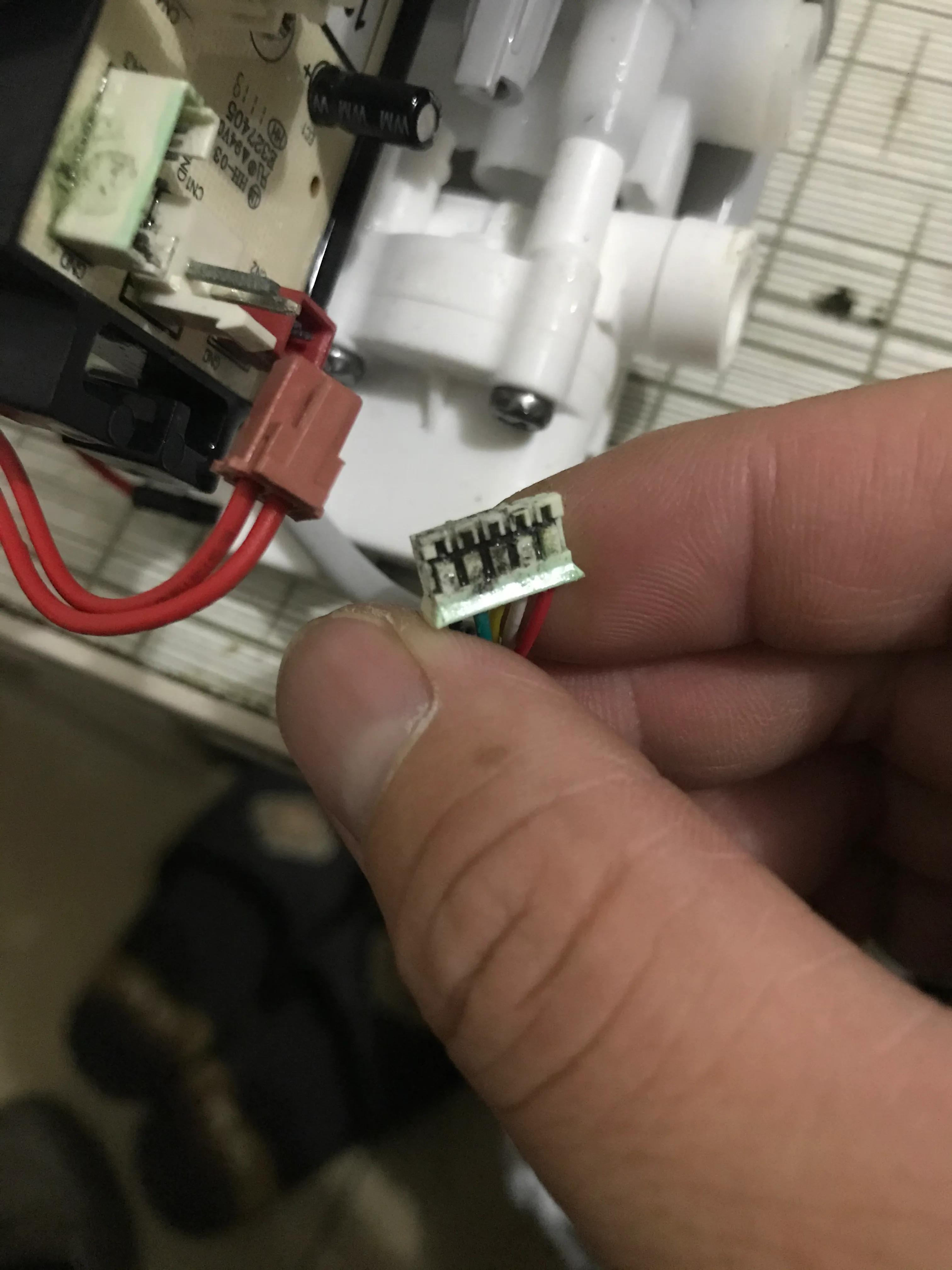 小米净水器云米水盒子进水后修理