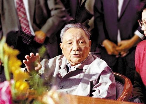 外交部翻译解密*小平邓**：有气场像个预言家