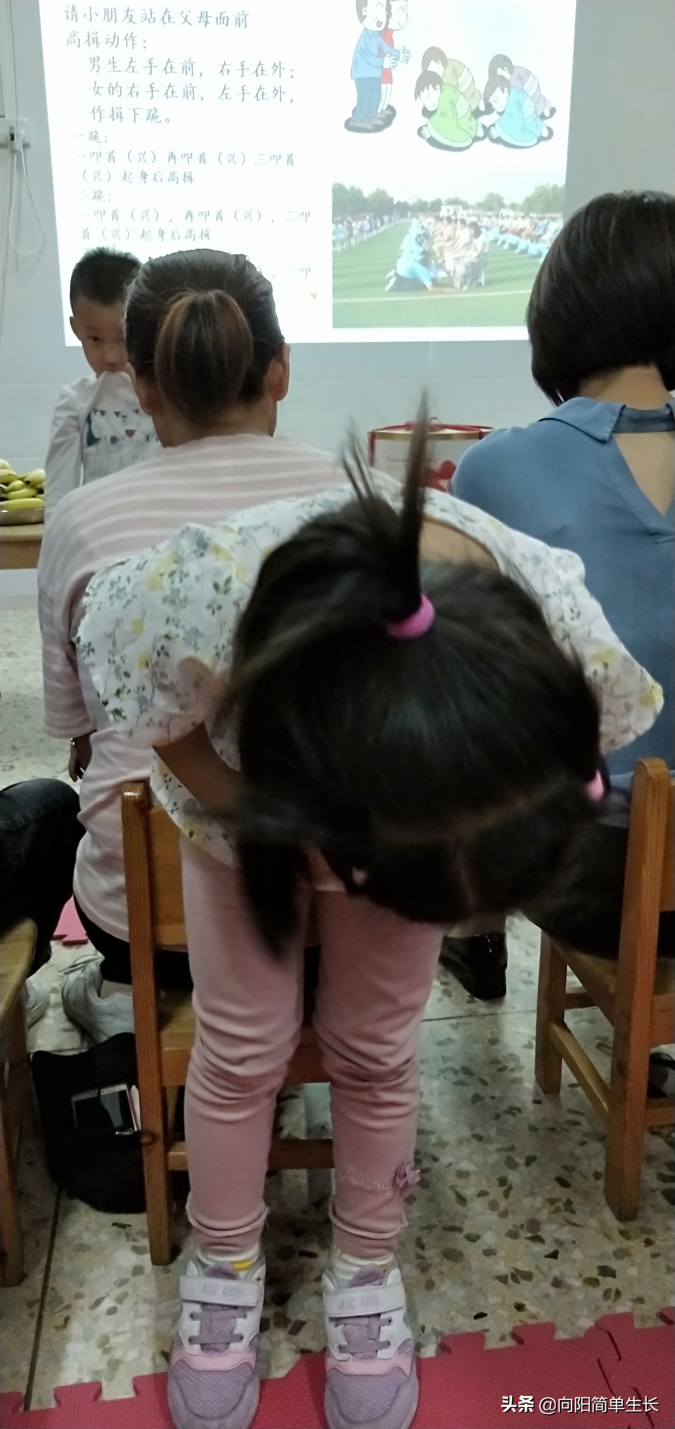 孩子在学校过生日有哪些仪式感,10岁孩子成长礼跪拜父母