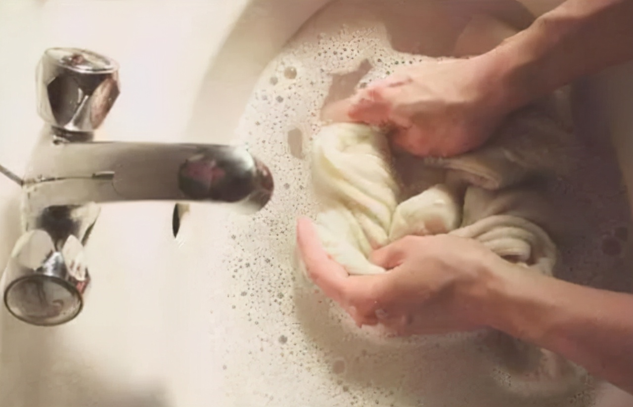 女性例假期间都需要注意什么？提醒：尽量牢记“二洗三吃四不要”