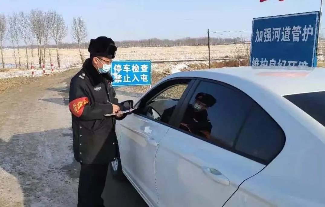 看到村民脸上幸福的笑容,看到村里的父老乡亲心里特别亲切